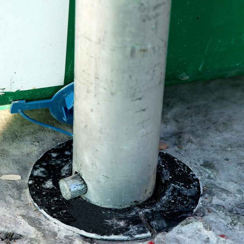 Ingjutningshylsa för rund stolpe