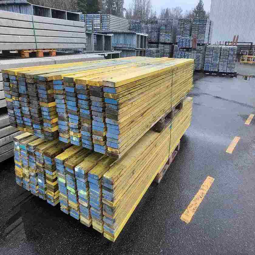 Fotlist 3,3m trä m. hak - Begagnad